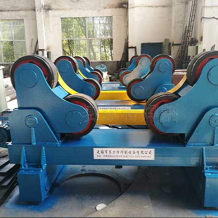 Self-adjust welding rotator